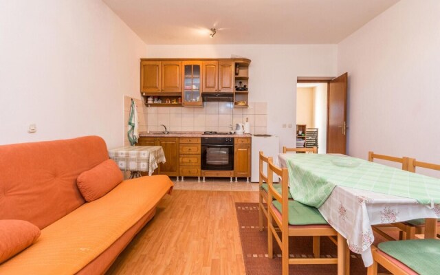 Nice Home in Sukosan With 4 Bedrooms and Wifi