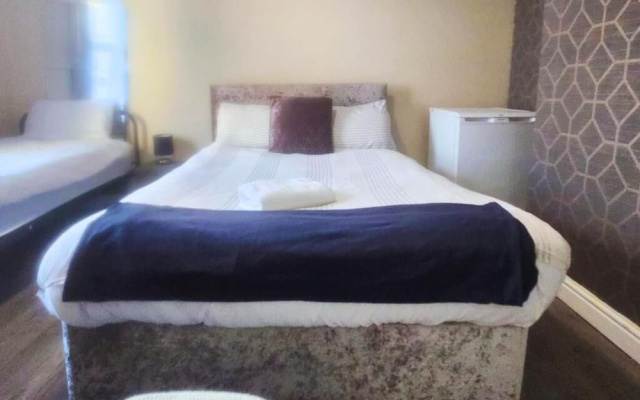 Kop View Rooms near Anfield