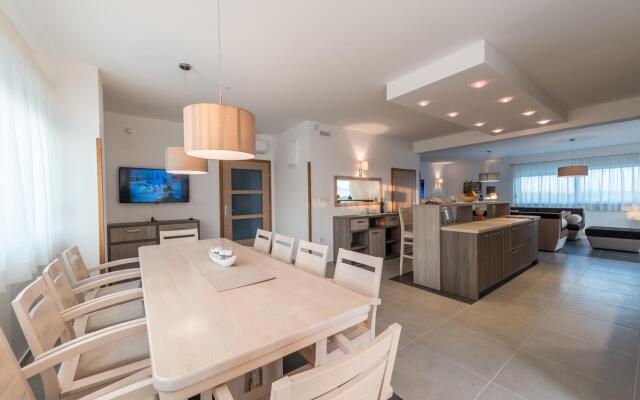 Dalmacija V in Sukošan