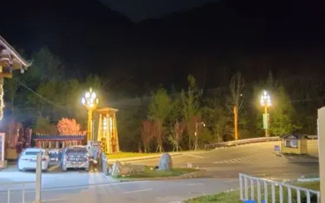 Baba Family Vacation Homestay (Jiuzhaigou Shang Sizhai Village)