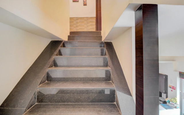 OYO 5512 Hotel Avenue