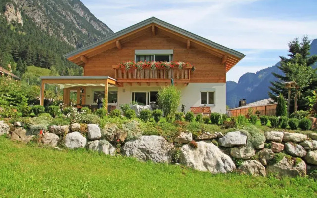 Haus Flua