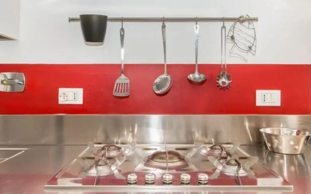 Pozzo Strada Bright Apartment - with Balconies