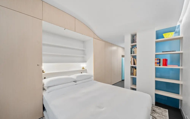 Stylish Studio in Acton With Stunning Water Views – Guest Rooms – Canberra