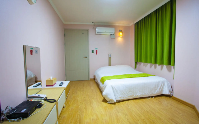 Jeju R Hotel & Guest House - Hostel