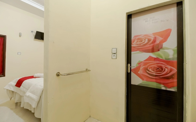 RedDoorz near Tahura Berastagi – Guest Rooms – Berastagi