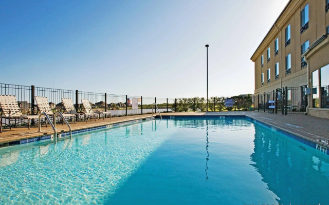Holiday Inn Express & Suites Wichita Falls by IHG
