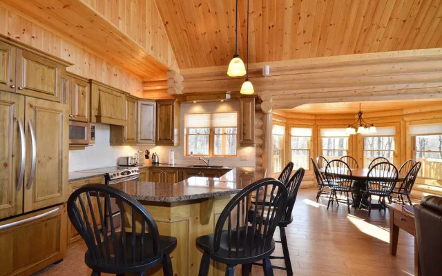 Chalet Deer Lodge