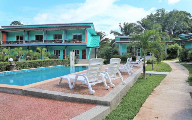 Tum Mai Kaew Resort