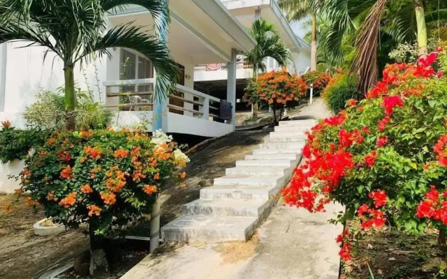 Sunrise Vuth Resort