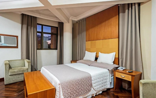 Astron Ponta Grossa Plaza by Nobile