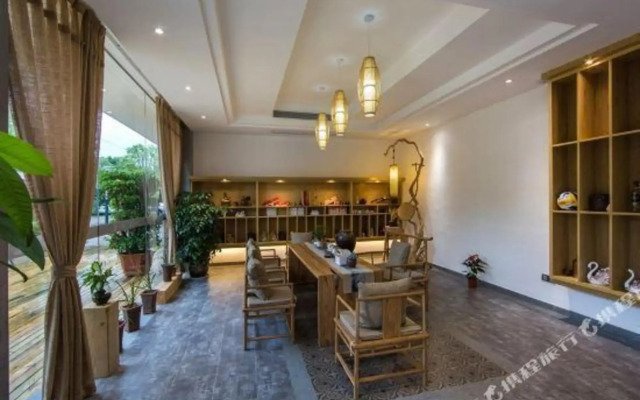 Yueming Xiaoyuan Hostel