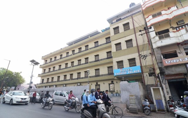 OYO 24951 Vaibhav Palace