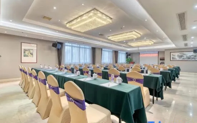 Mr. Lanchen Carbon Smart Health Hotel – Business – Hangzhou