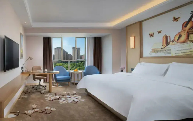Vienna Hotel (Foshan West Railway Station Airport Branch)