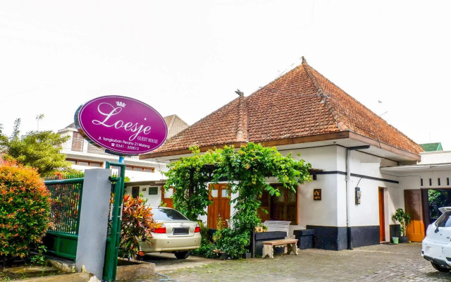 OYO 353 Loesje Guest House Syariah