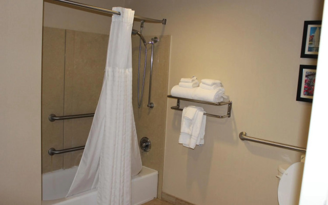 Comfort Suites Huntersville near Lake Norman