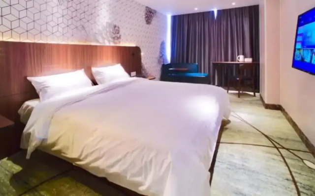 Guangzhou Pinecone & Huayi Select Hotel