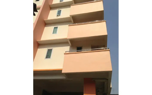 Yaowamal Apartment