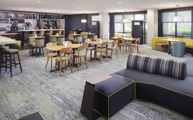 Courtyard by Marriott Roanoke Airport
