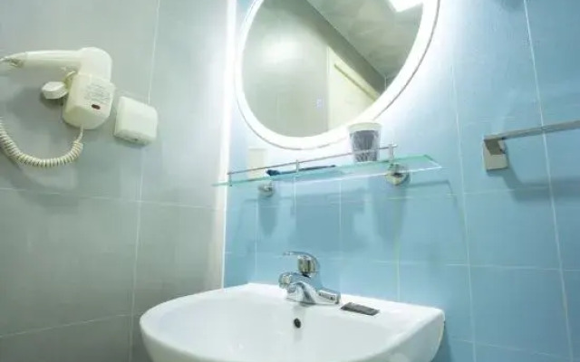 Home Inn - Beijing West Railway Station North Square