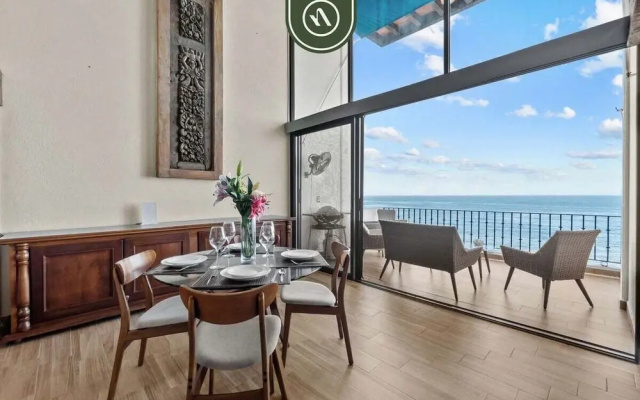 Oceanfront 2 BR Condo With Spectacular View - Pool