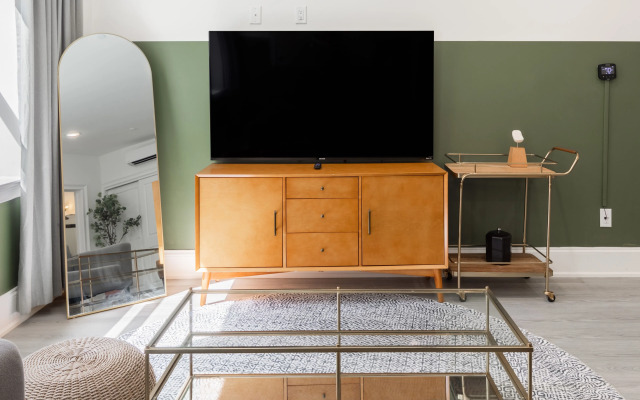 Sosuite at French Quarters - Rittenhouse Square