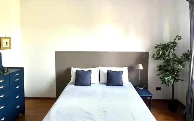 Tuscan Villa 5mins From Beach, Sleeps 8, ev Point