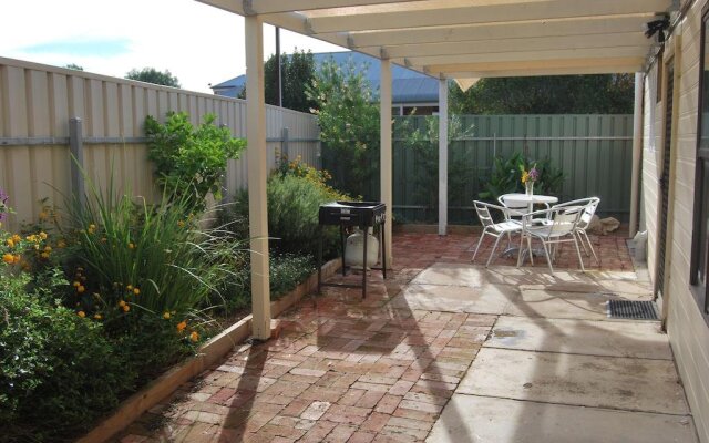 Jacaranda Cottage