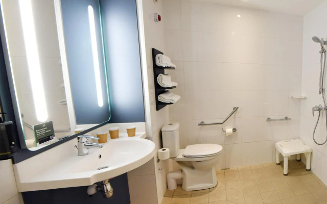ibis Laval Le Relais d'Armor