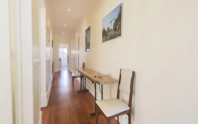 Spacious 4bdr River View