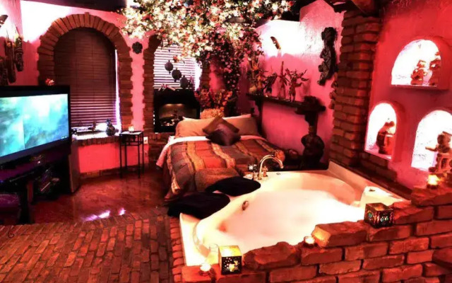 Mariaggi's Theme Suite Hotel & Spa