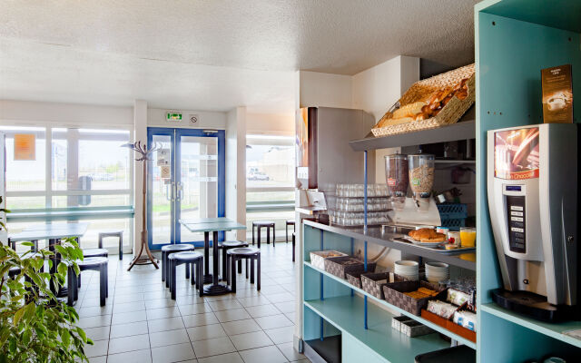 B&B HOTEL Calais Coquelles Tunnel sous la Manche