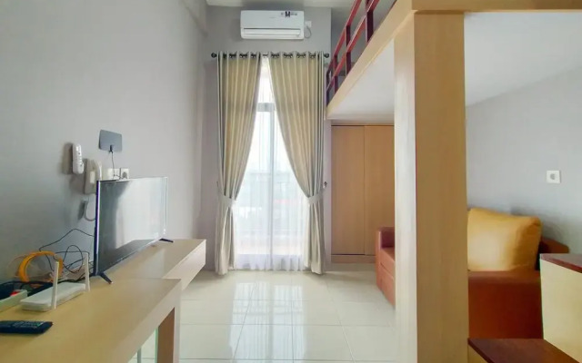 Nice And Cozy Living Studio Room At Dave Apartment