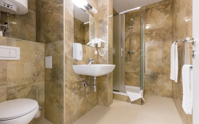 DMG Apartments Hotel