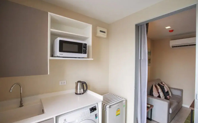 Near BK University Quiet Condo in Rama4 bkb135