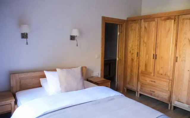 Hakoni House