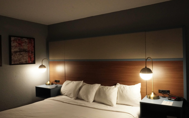AmericInn by Wyndham Forest Lake