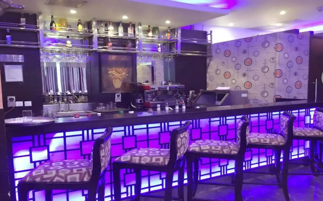Hotel Signature Grand