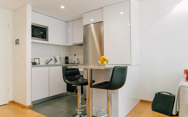 Oporto Yellow Apartments