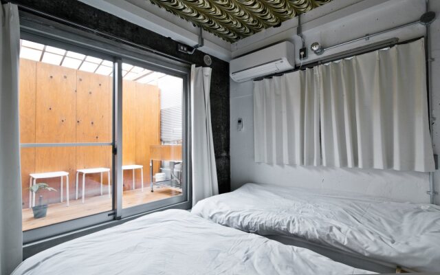 NEW WORLD INN - Hostel