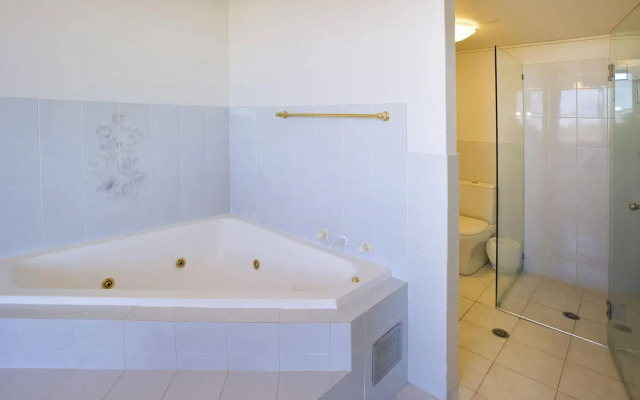 Tradewinds Apartments