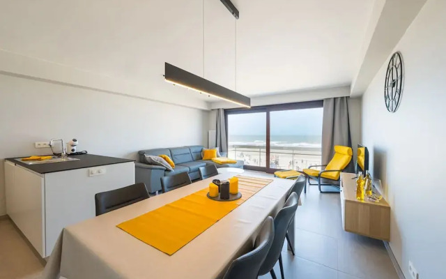 Spacious Apartment With View