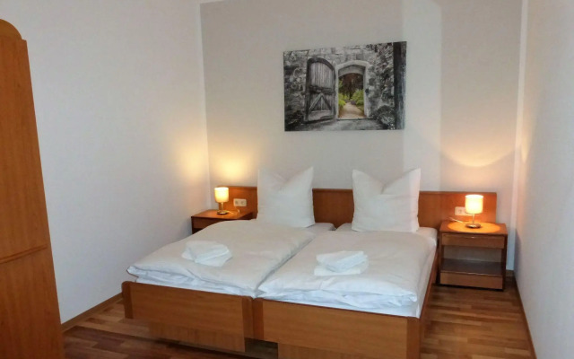 Geraeumige Ferienwohnung mit Terrasse in Kluetz