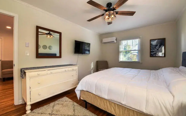 Charming Charlotte Condo - Fully Renovated!