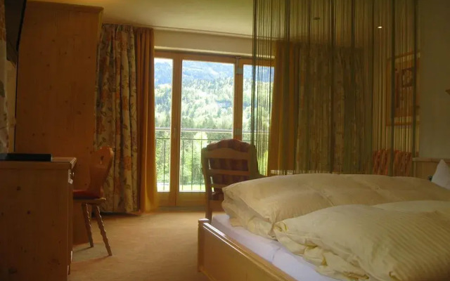 Tourist Hotel Boehm