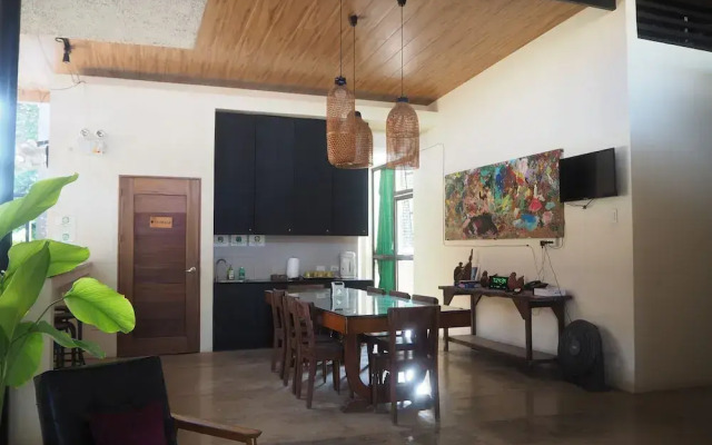 Ceda Guest House by HiveRooms