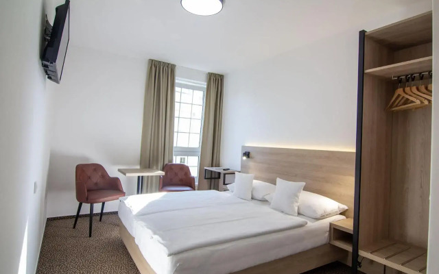 Hotel Avion