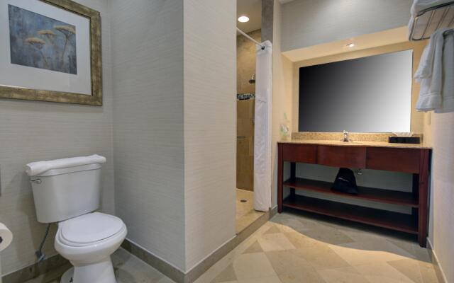 Holiday Inn Plainview-Long Island, an IHG Hotel