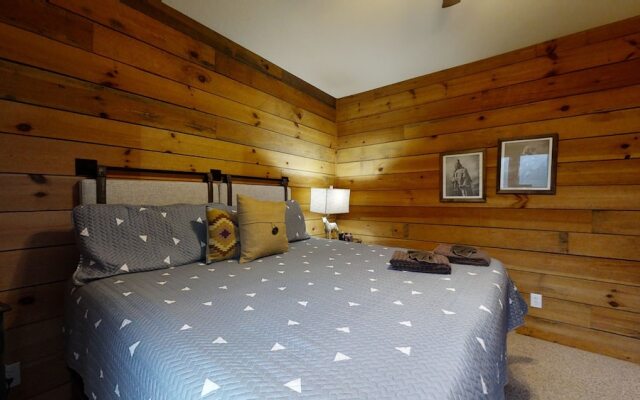 Horsin Around Tennessee